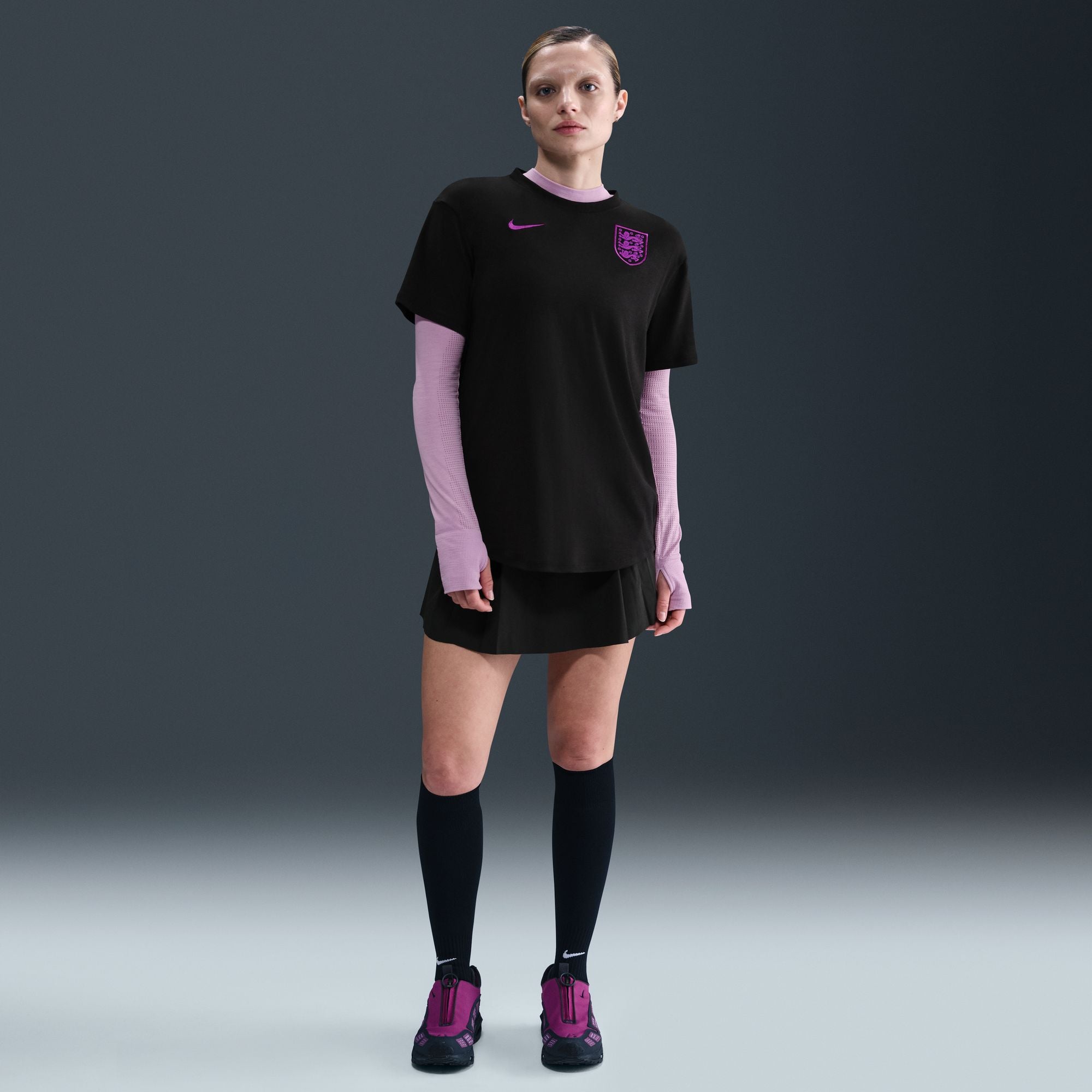 England Relaxed Curved Fit Nike One Dri-FIT Soccer Short-Sleeve Top