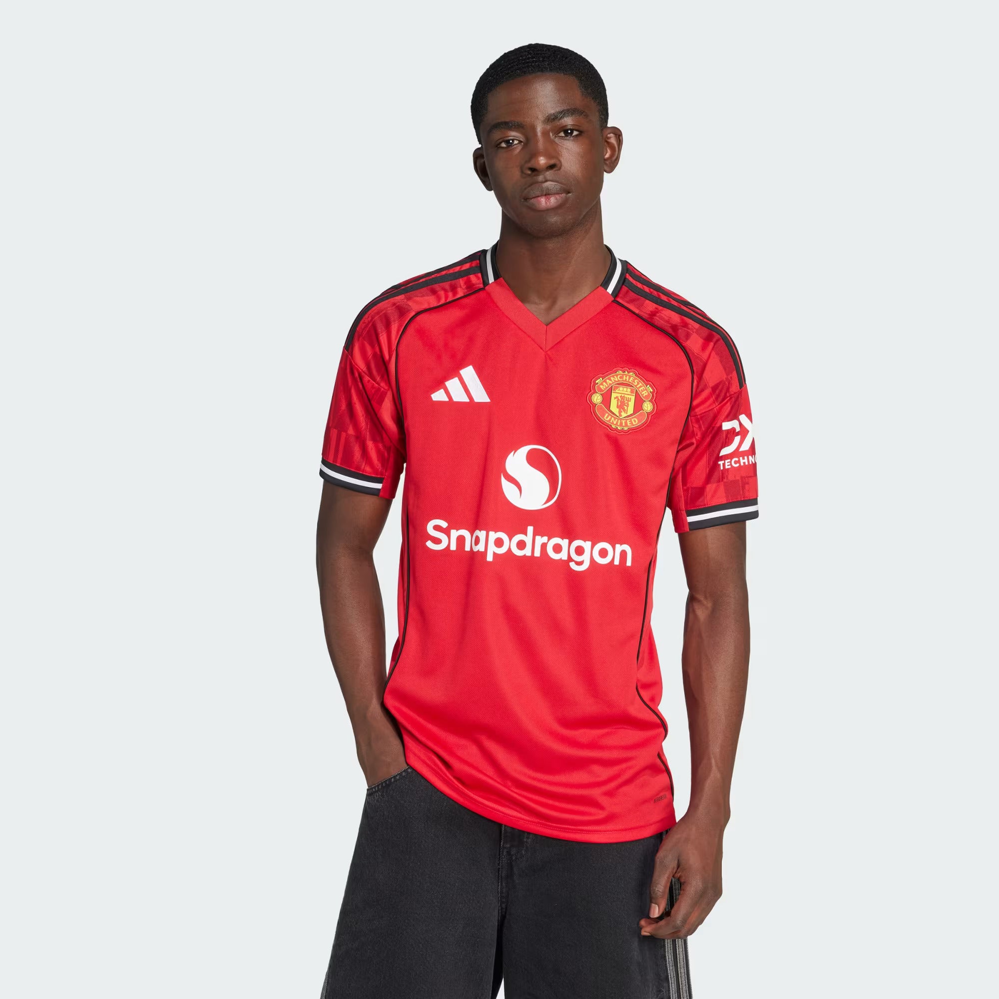 Manchester United 2025 26 Home Straight Fit Stadium Jersey FOUDYS Manchester United 2025 26 Home Straight Fit Stadium Jersey FOUDYS