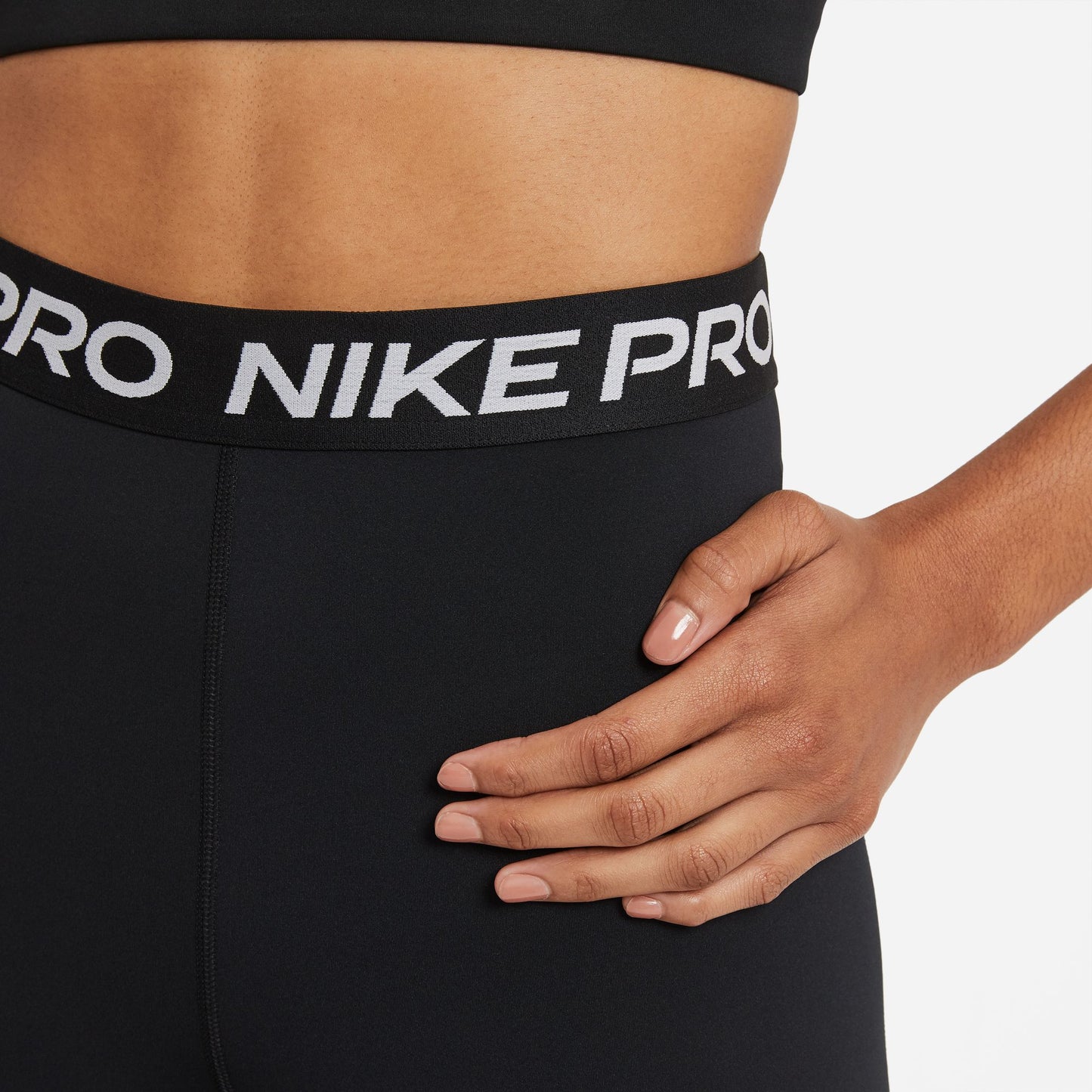 Nike Pro 365 damesshort van 18,5 cm met hoge taille