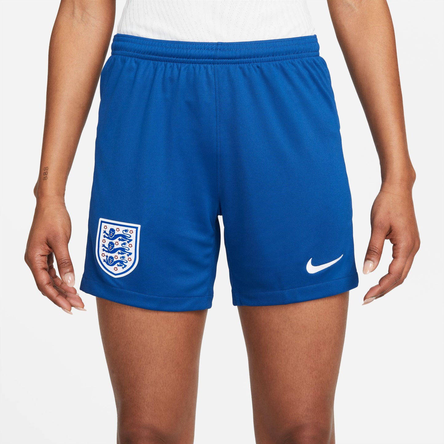 Shorts de fútbol de corte recto Nike Dri-FIT local de las Lionesses de Inglaterra 2023
