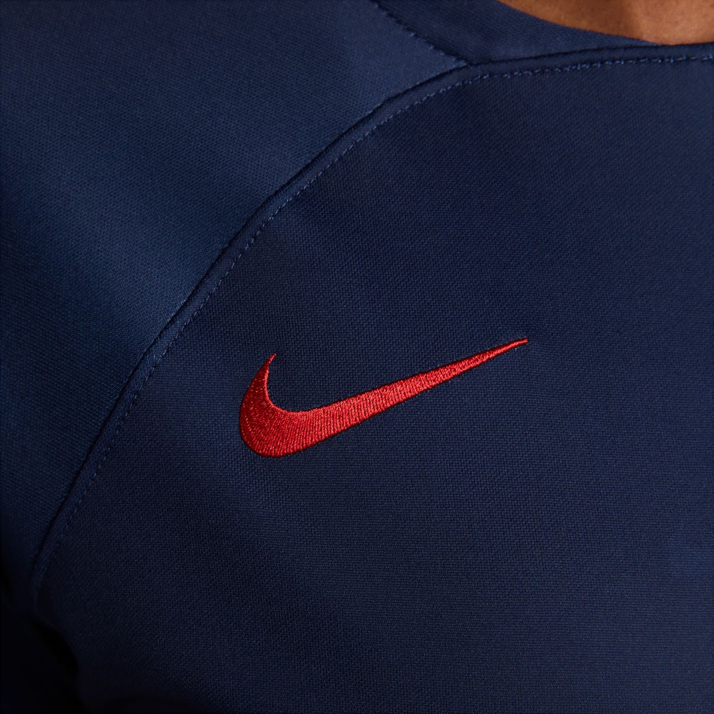 Camiseta Nike Stadium de ajuste curvo de local del París Saint-Germain 2023/24