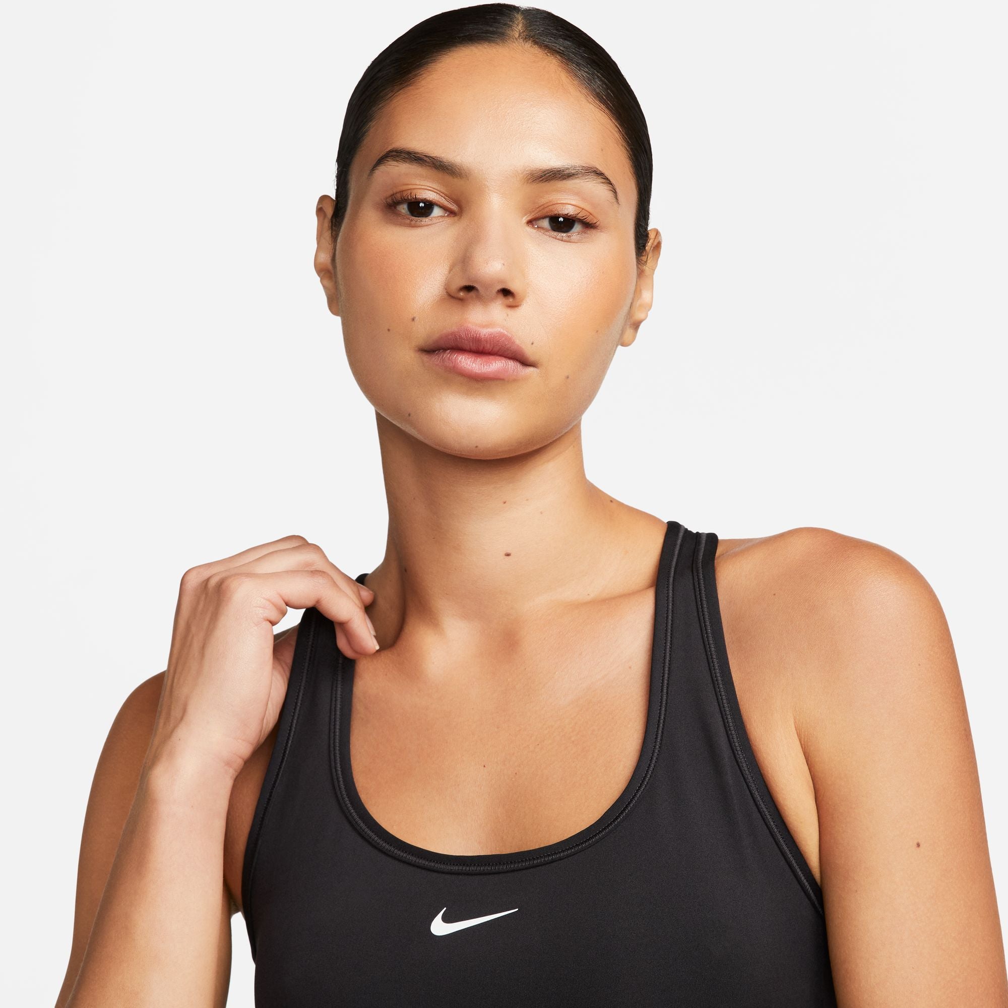 Sujetador deportivo negro sin relleno Nike Swoosh Light Support - Mujer