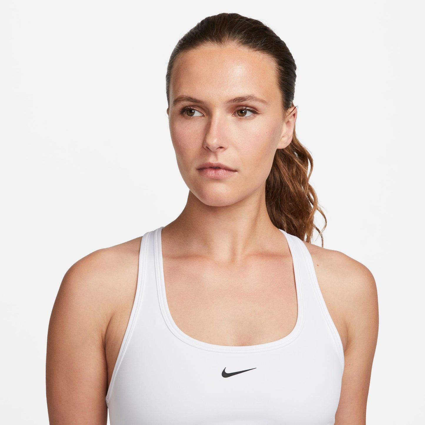 Sujetador deportivo blanco sin relleno Nike Swoosh Light Support Mujer