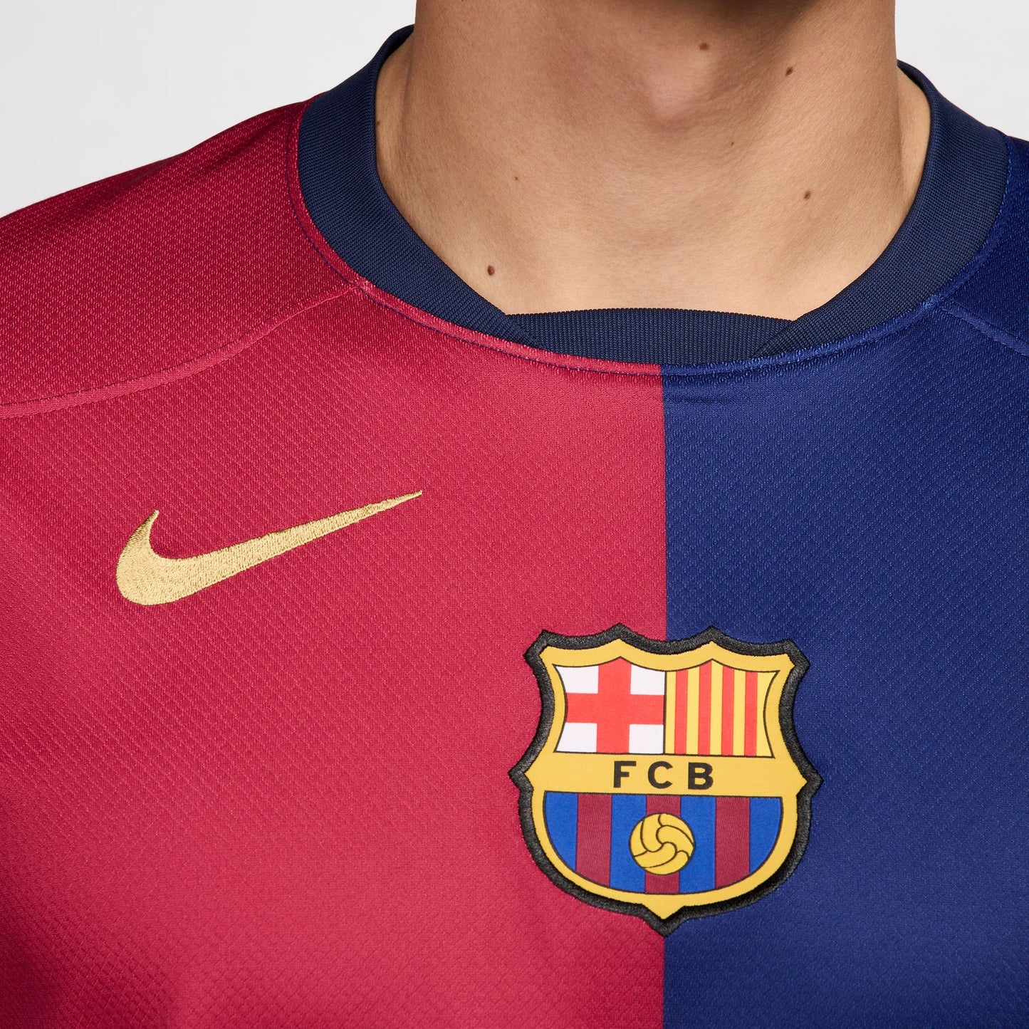 Barcelona 23/24 thuisshirt met gebogen pasvorm Nike stadionshirt