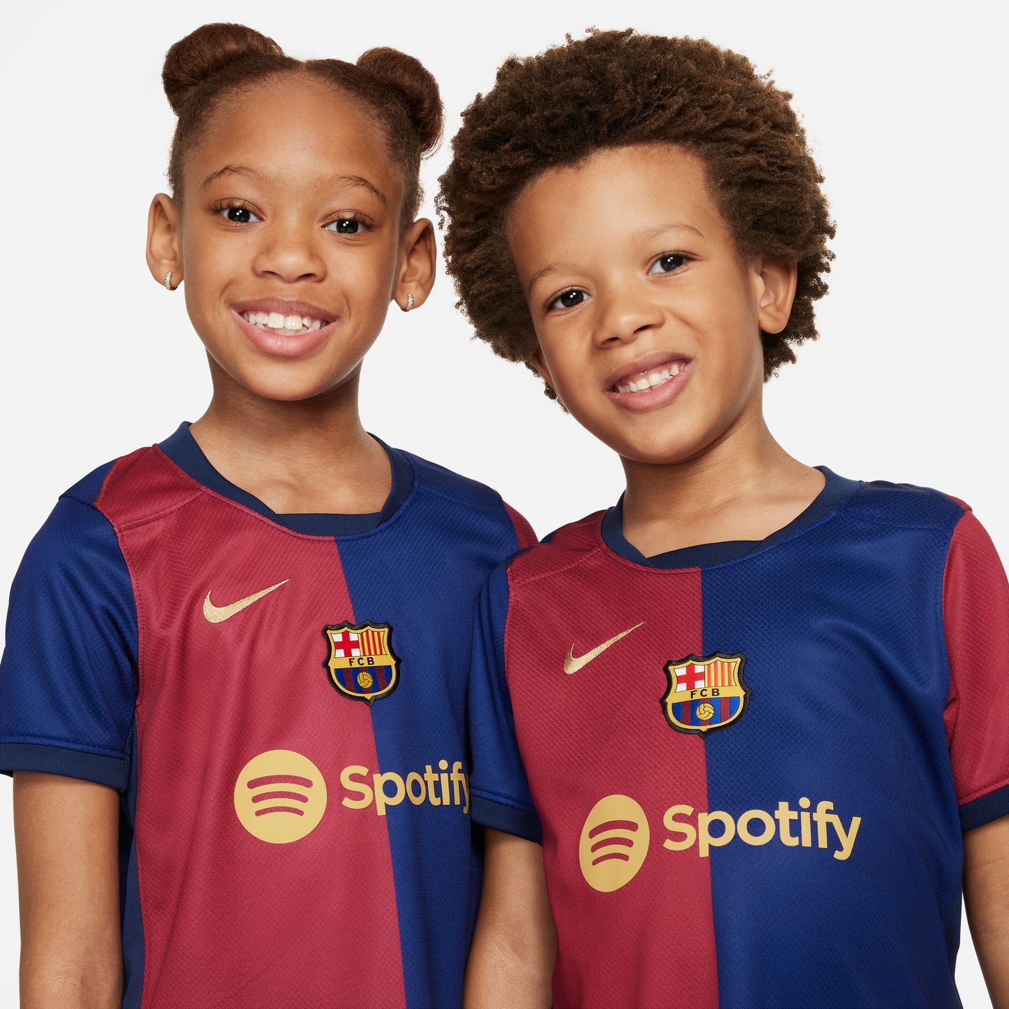 Equipación Nike Dri-FIT de 3 piezas para niños pequeños de local del Barcelona 23/24