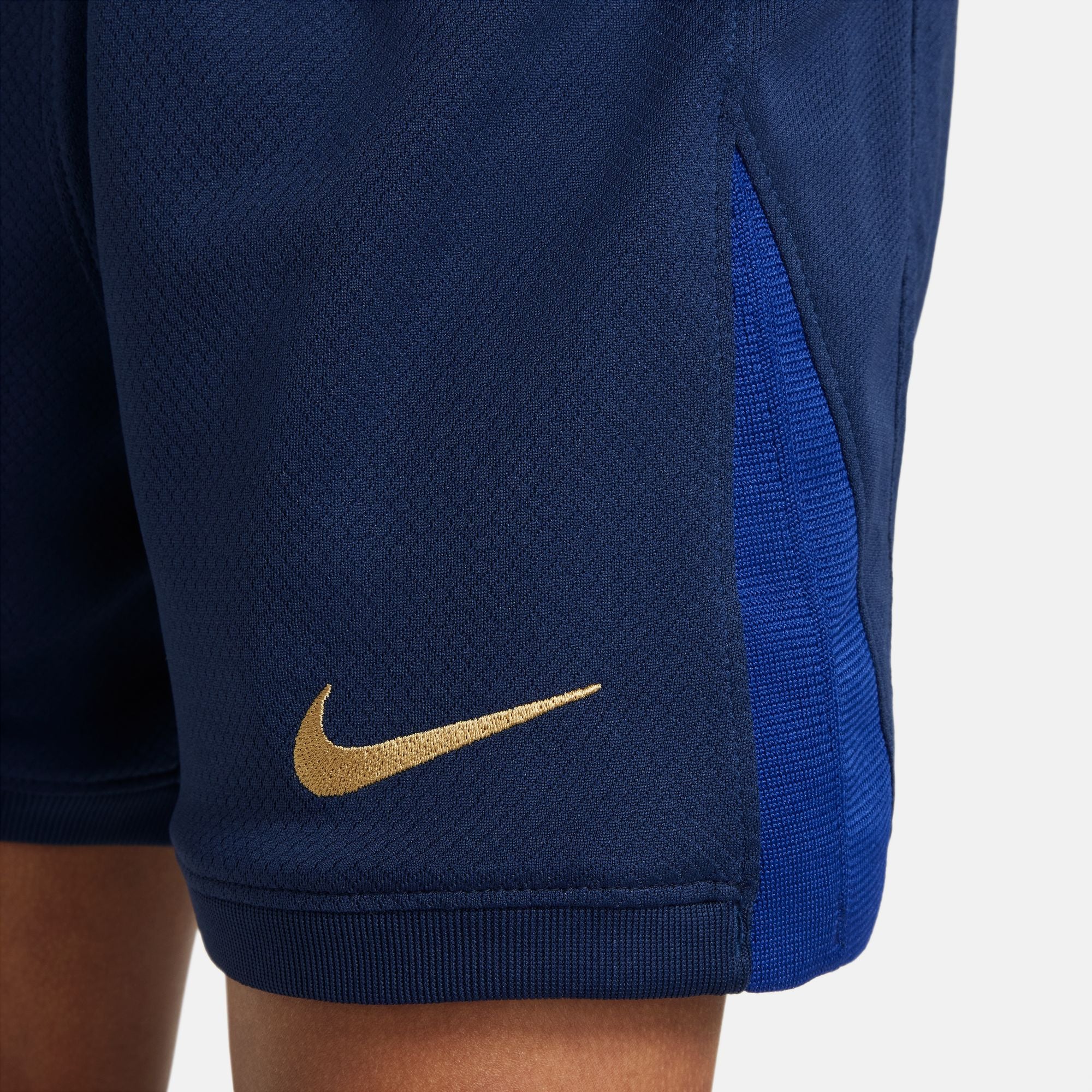 Equipación Nike Dri-FIT de 3 piezas para niños pequeños de local del Barcelona 23/24