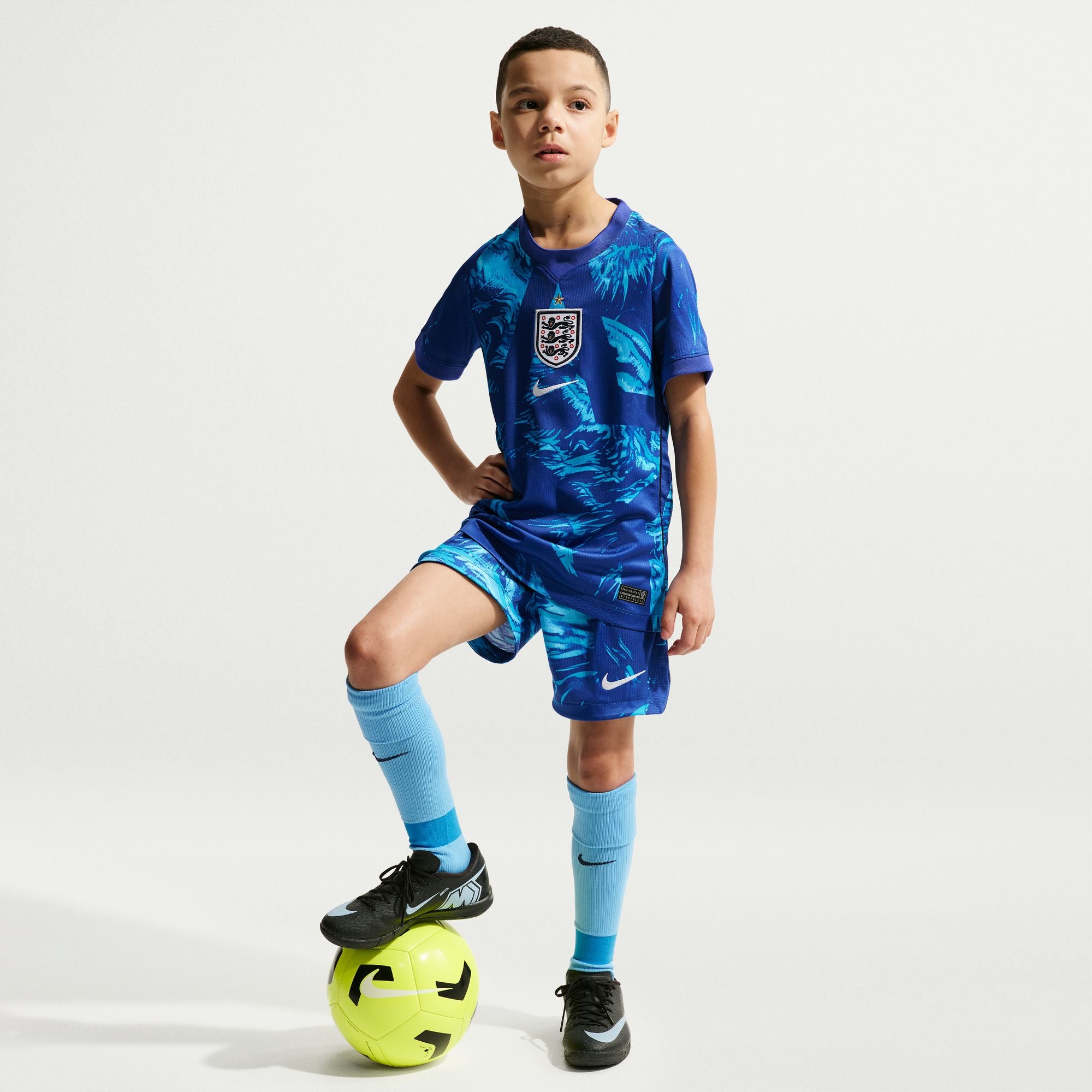 England 2026 Stadium Goalkeeper Big Kids' Shirt – FOUDYS